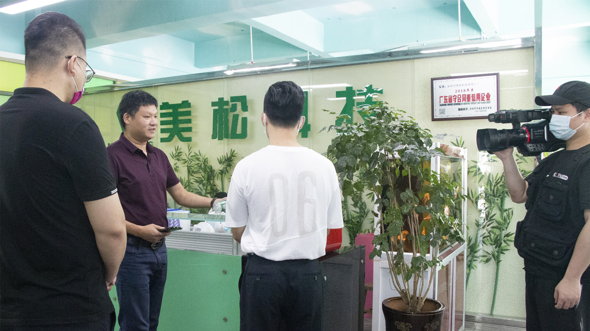 央視CCTV造訪美松品牌，聽(tīng)企業(yè)家陳斌董事長(zhǎng)講美松創(chuàng)業(yè)故事