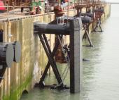 HDPE護(hù)舷貼面防沖板生產(chǎn)廠家價(jià)格科諾